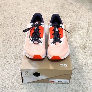 NEW On Cloudstratus running walking shoe